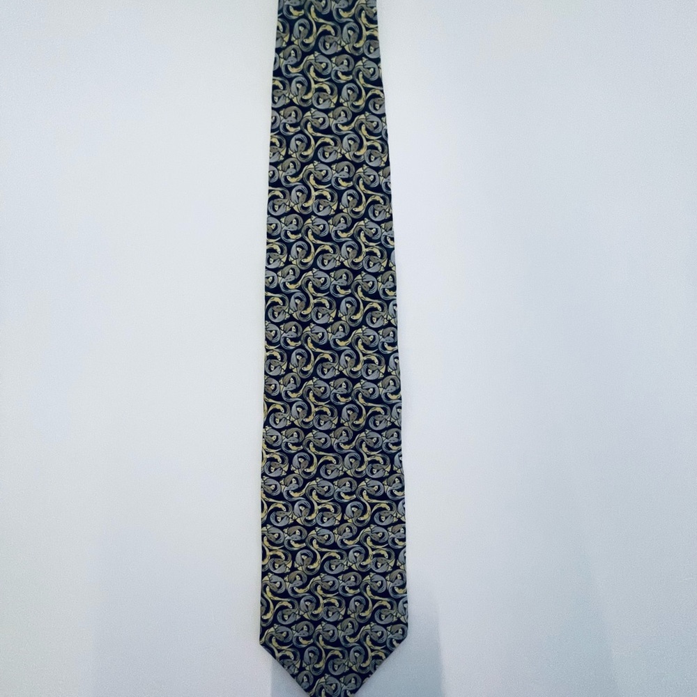 Men's Black and Gold Patterned Silk Tie